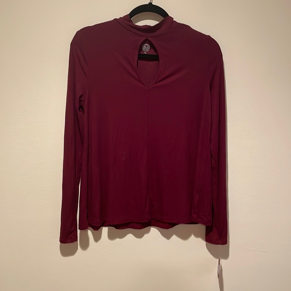 BNWT SO size small keyhole long-sleeve top